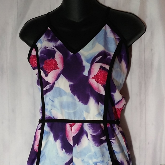 Big bold flower print romper. Size Large, No Brand - Picture 2 of 8